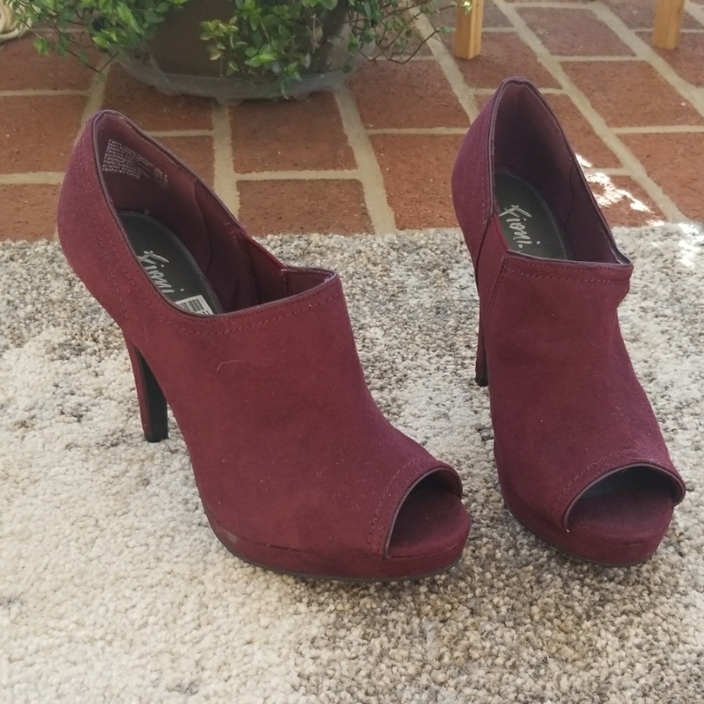 Fioni burgundy heels